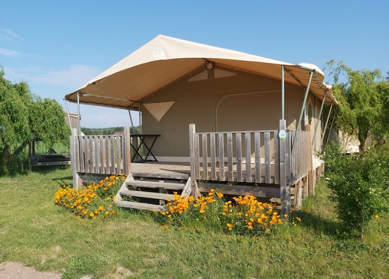 A cabin at Camping Loire et Chateau