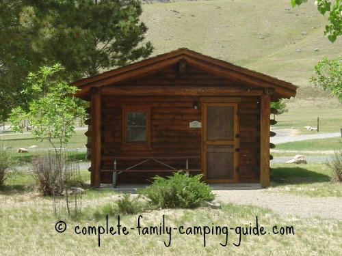 camping cabin at Lewis and Clark state park