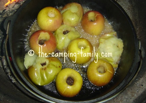 baked apples in Dutch oven