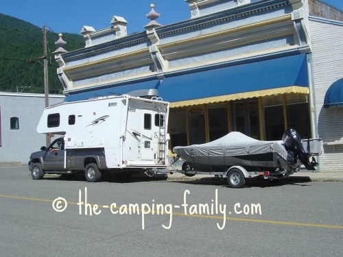 truck camper towing boat